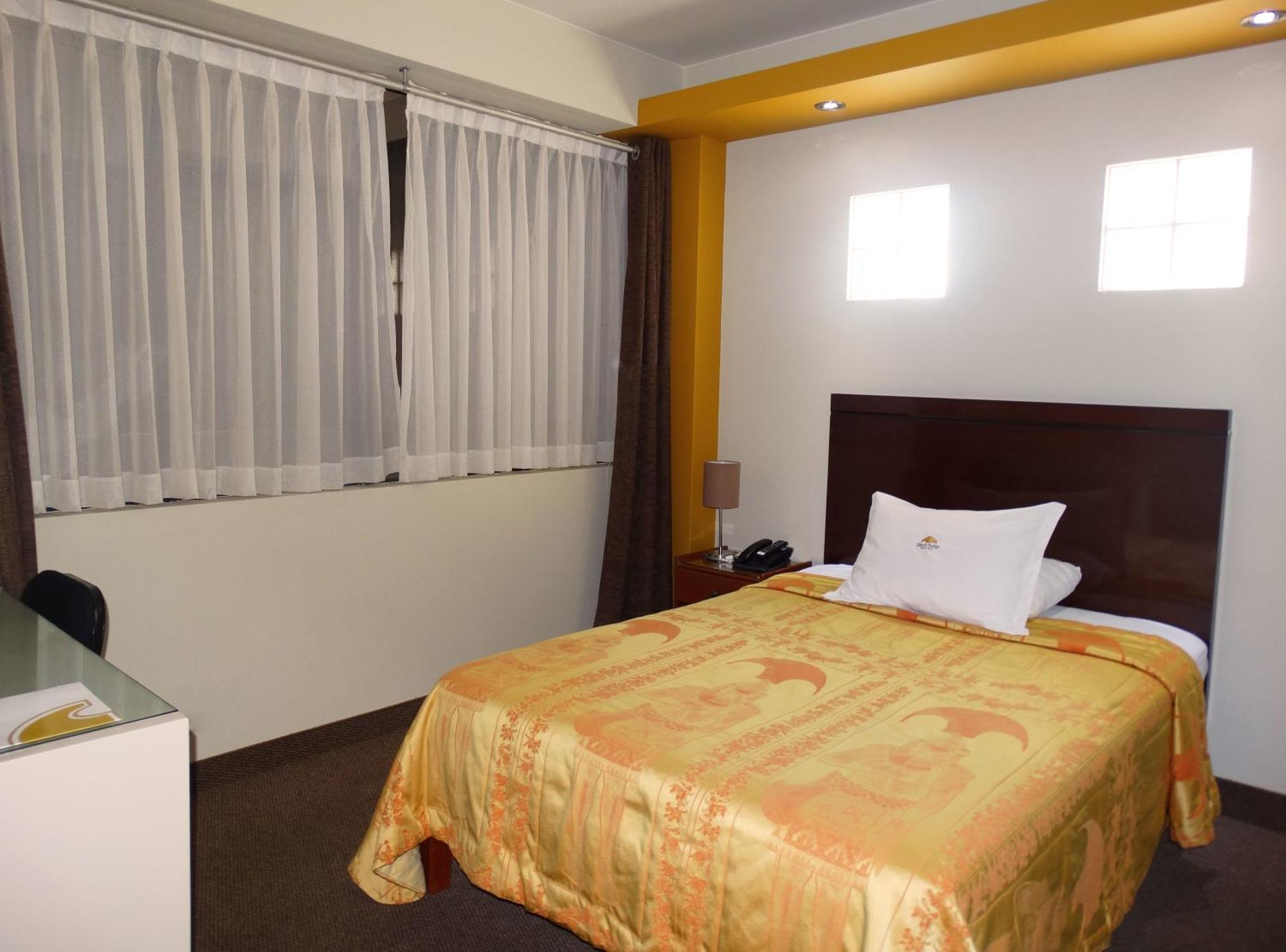 Hotel Gran Sipan تشيكلايو الغرفة الصورة