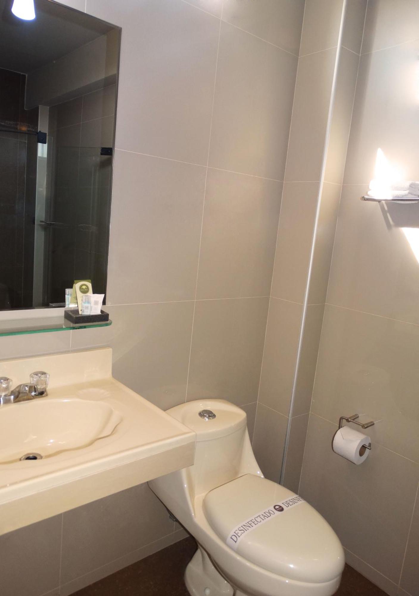 Hotel Gran Sipan تشيكلايو الغرفة الصورة