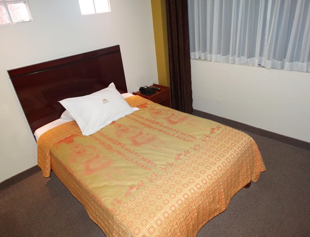 Hotel Gran Sipan تشيكلايو الغرفة الصورة